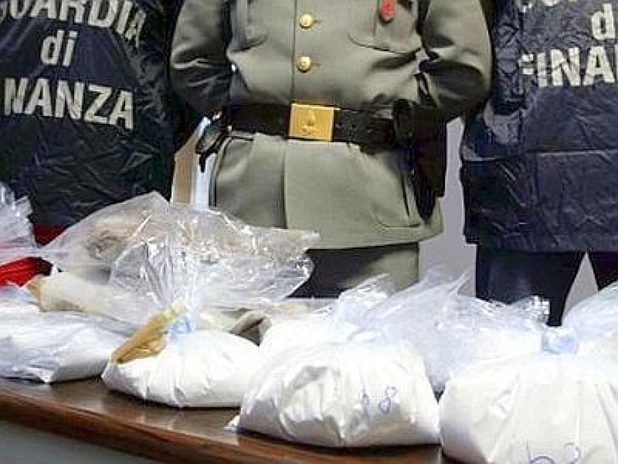 La GDF lo arresta per 10 kg di cocaina. Era destinata ai giovani della movida